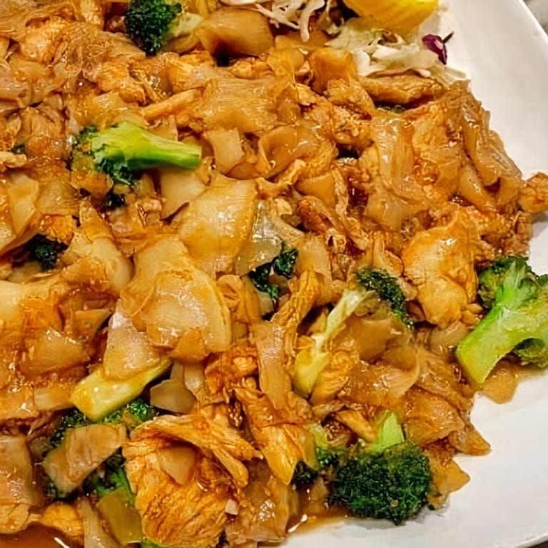 Authentic Thai Flavors and Favorites